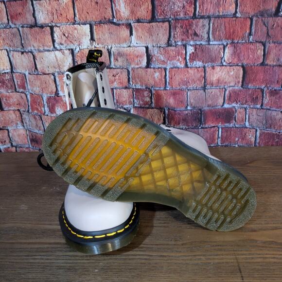 NWT Dr. Martens 1460 Smooth Leather Lace Up Boots Size 5 - Picture 6 of 9